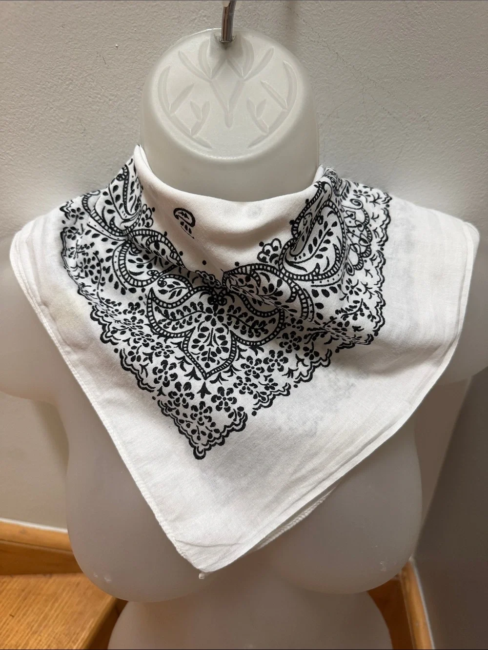 Vintage Paris Accessories White Paisley Bandana Scarf 20